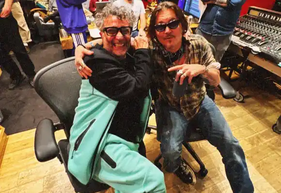 Johnny Depp sorprendió a Fito Páez y lo visitó en los estudios de grabación