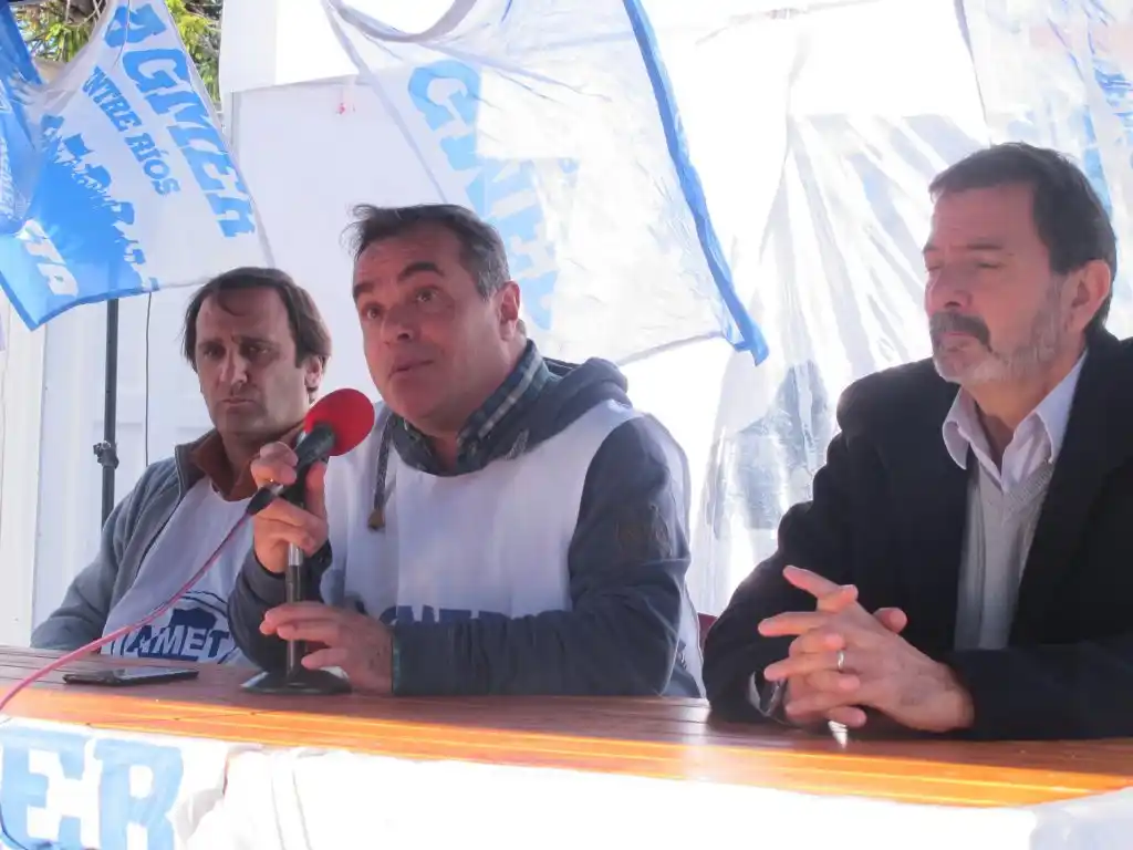 Se levantó la Carpa Blanca pero el Frente Sindical Docente continúa