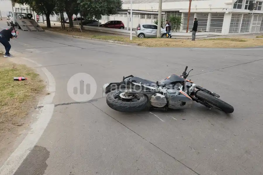 ¿No respetaron el semáforo? Fuerte choque en Vélez Sarsfield y el ex tramo urbano de la RN34