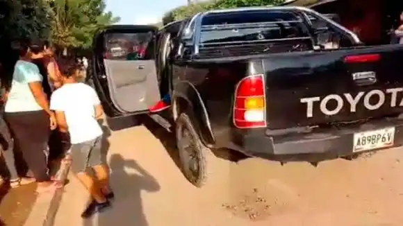 ¿ENFRENTAMIENTOS ENTRE ELN Y LAS FARC? Matan a cuatro hombres que se desplazaban en camioneta con placa venezolana en Arauca