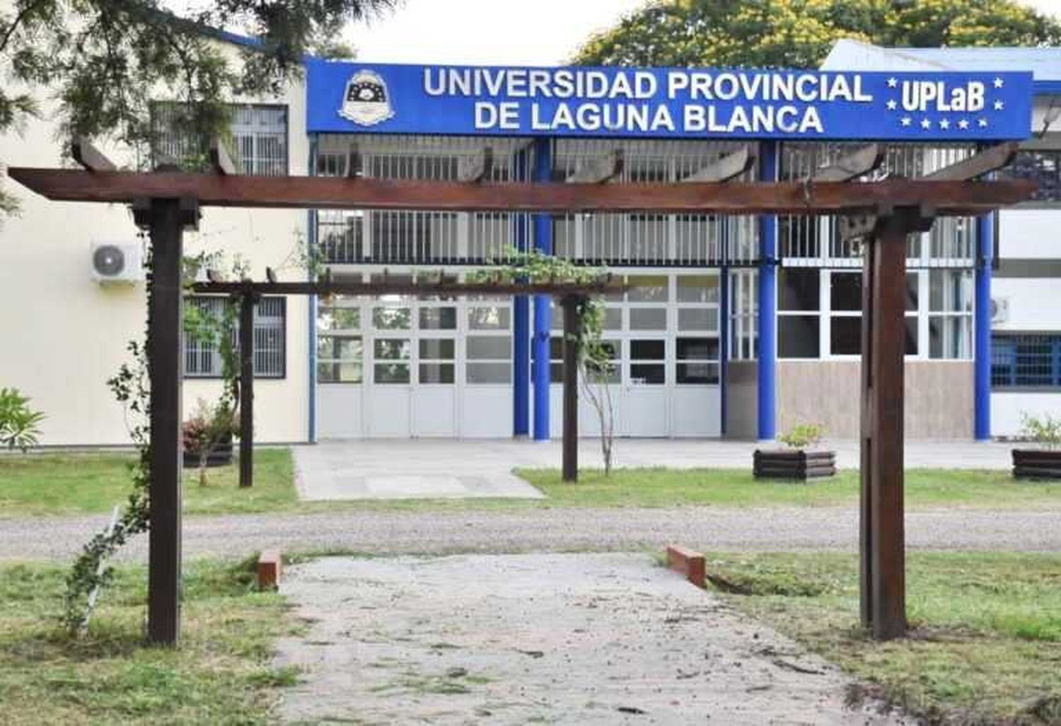 Más de 800 estudiantes asisten a la nueva 
Universidad Provincial de Laguna Blanca