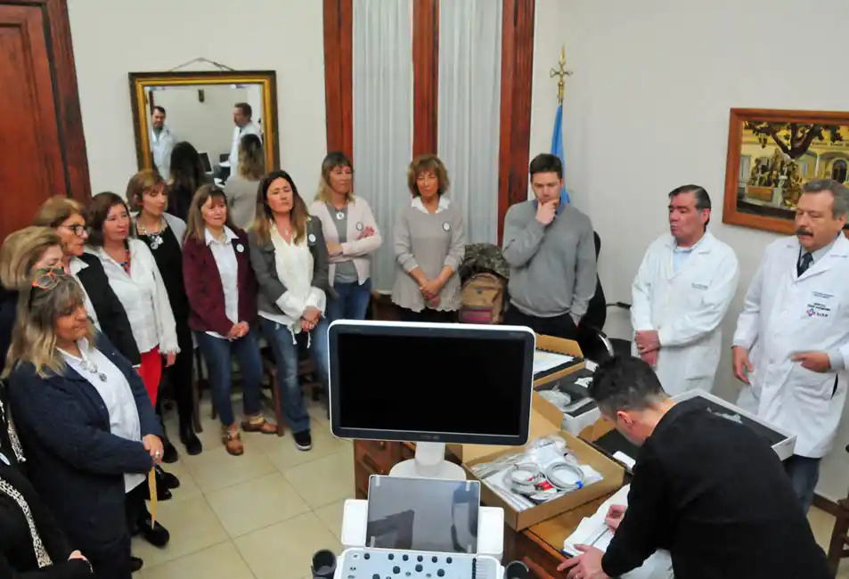 El Hospital recibió el ecógrafo donado por la comisión de Damas y destacó el valioso gesto