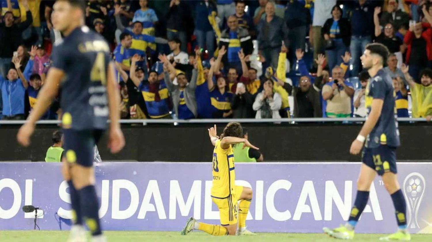 Cavani, con un golazo, salvo la ropa de Boca.