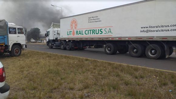 Protesta de transportistas en la Autovía 14
