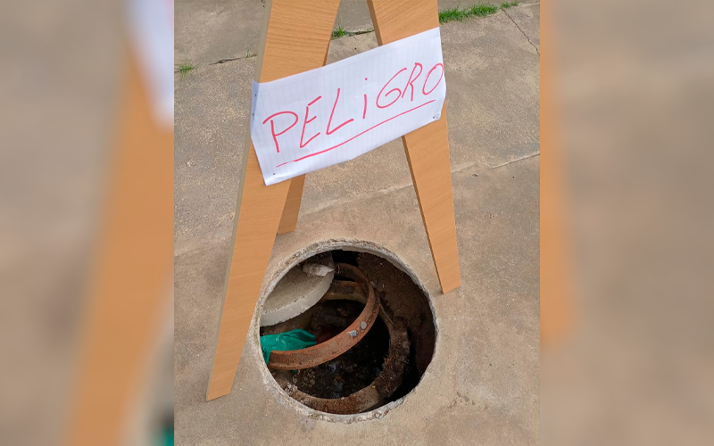 Boca de cloaca caída: “Ya no sabemos qué hacer”