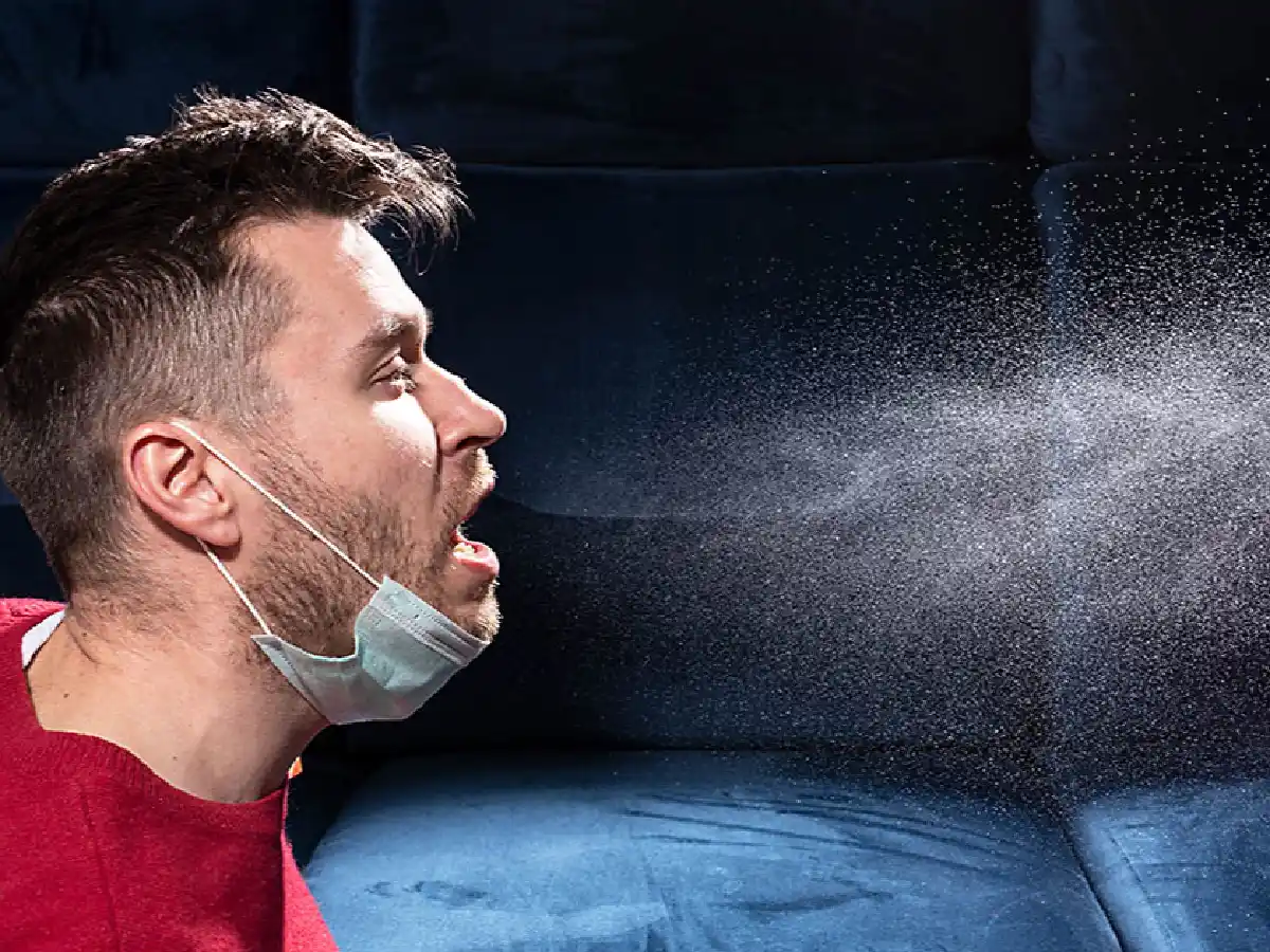 La principal forma de transmisión del coronavirus es por aire