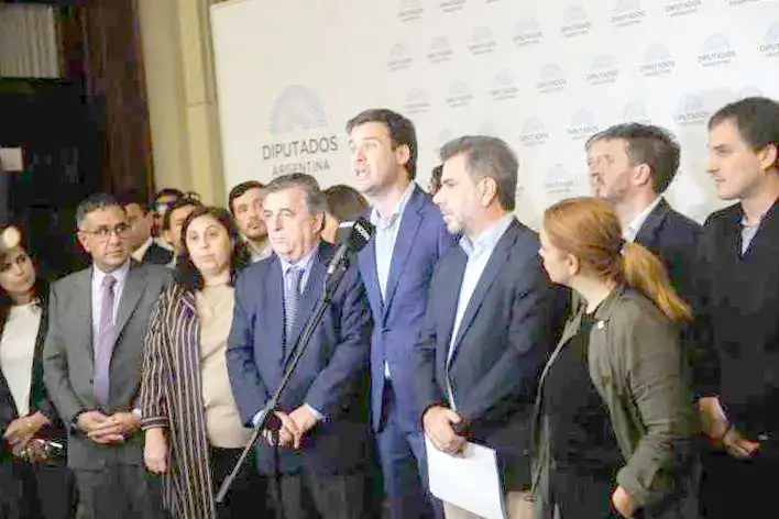 La decisión de Milei sobre la presidencia de 
Diputados alienta la posibilidad de mantener JxC