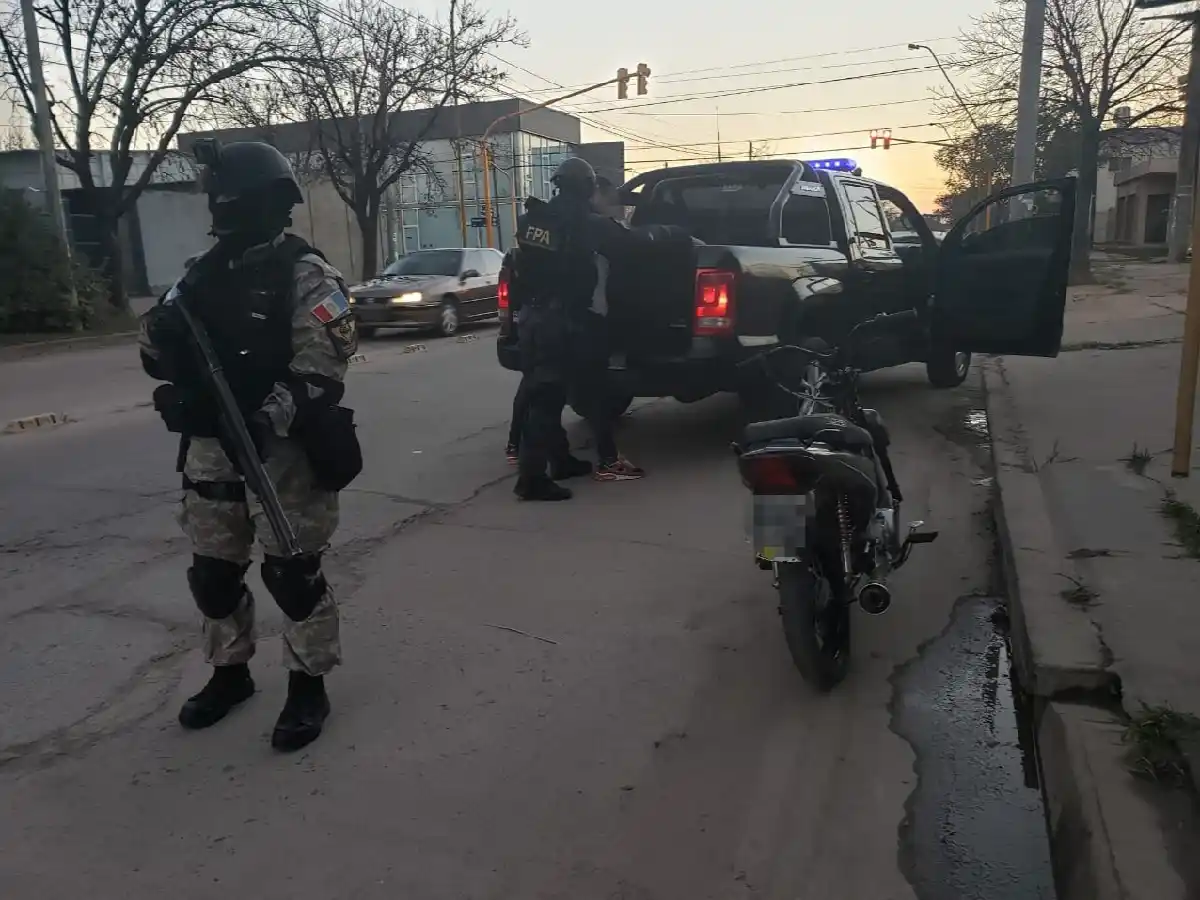 Realizaron controles antinarcóticos en barrios y en inmediaciones de escuelas 