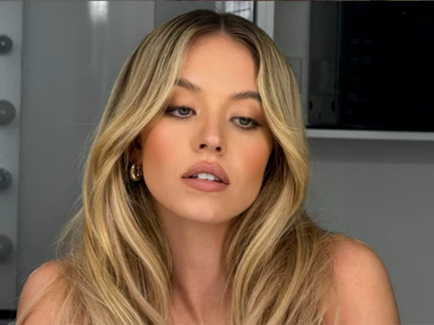 Sydney Sweeney convirtió su agua de baño en jabón y sus fans lo quieren todo
