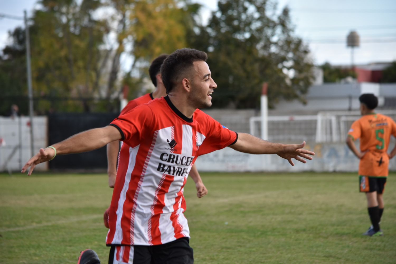 Apertura para Primera A: Paraná sufrió para ganarle a Banfield y quedó como único puntero