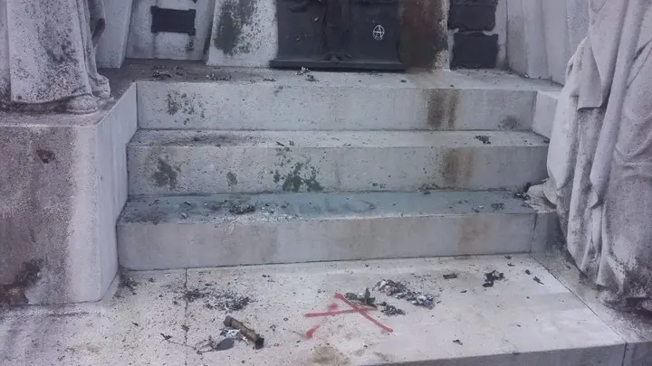 Estalló un explosivo casero en el Cementerio de Recoleta
