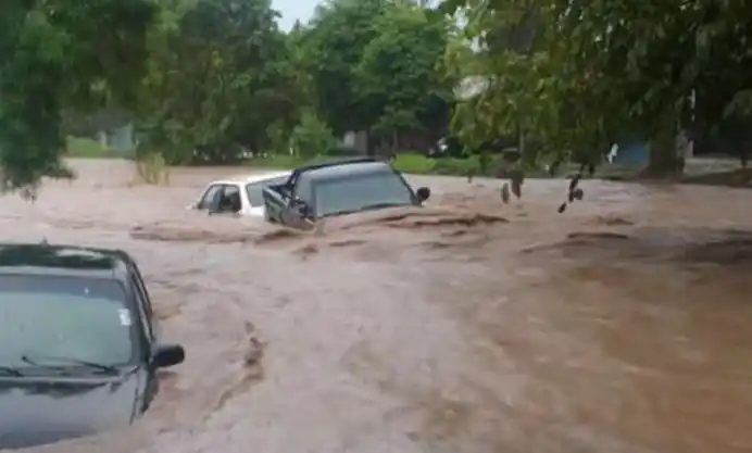 Tucumán: Evacuados y rutas cortadas luego de un fuerte temporal