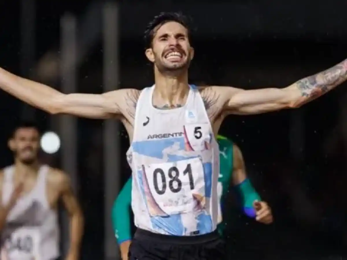 Bruno y Luna Sambrán, campeones de la San Silvestre porteña