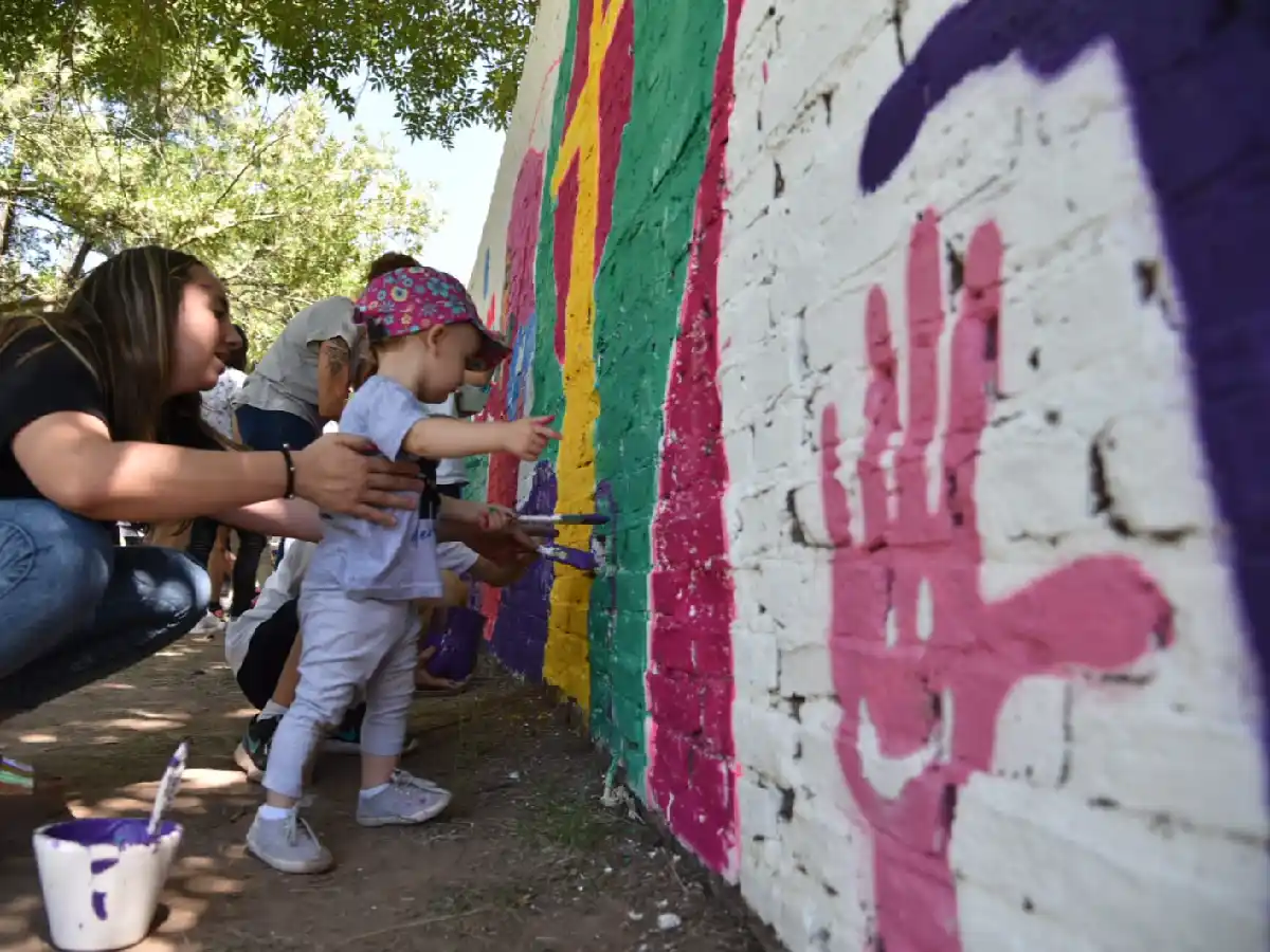La discapacidad y la integración  hechas mural en el Paseo Cervantes   