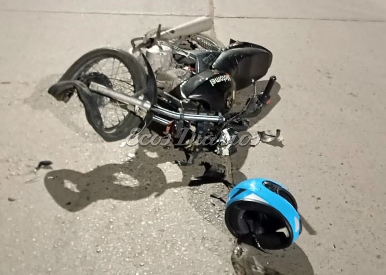 Serios daños materiales. Registró la moto que protagonizó el accidente en el acceso a Quequén