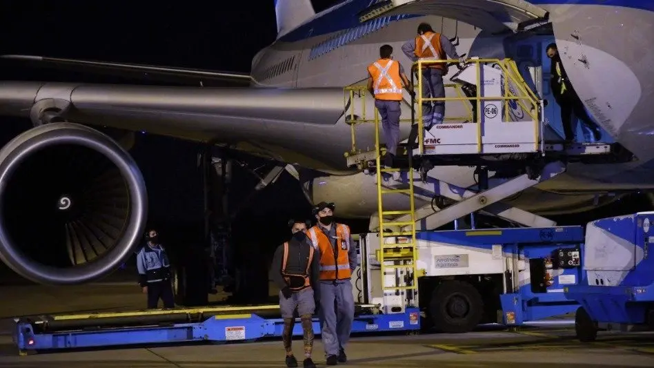 Todo listo para la salida de un nuevo vuelo en busca de más dosis de la vacuna Sputnik 
