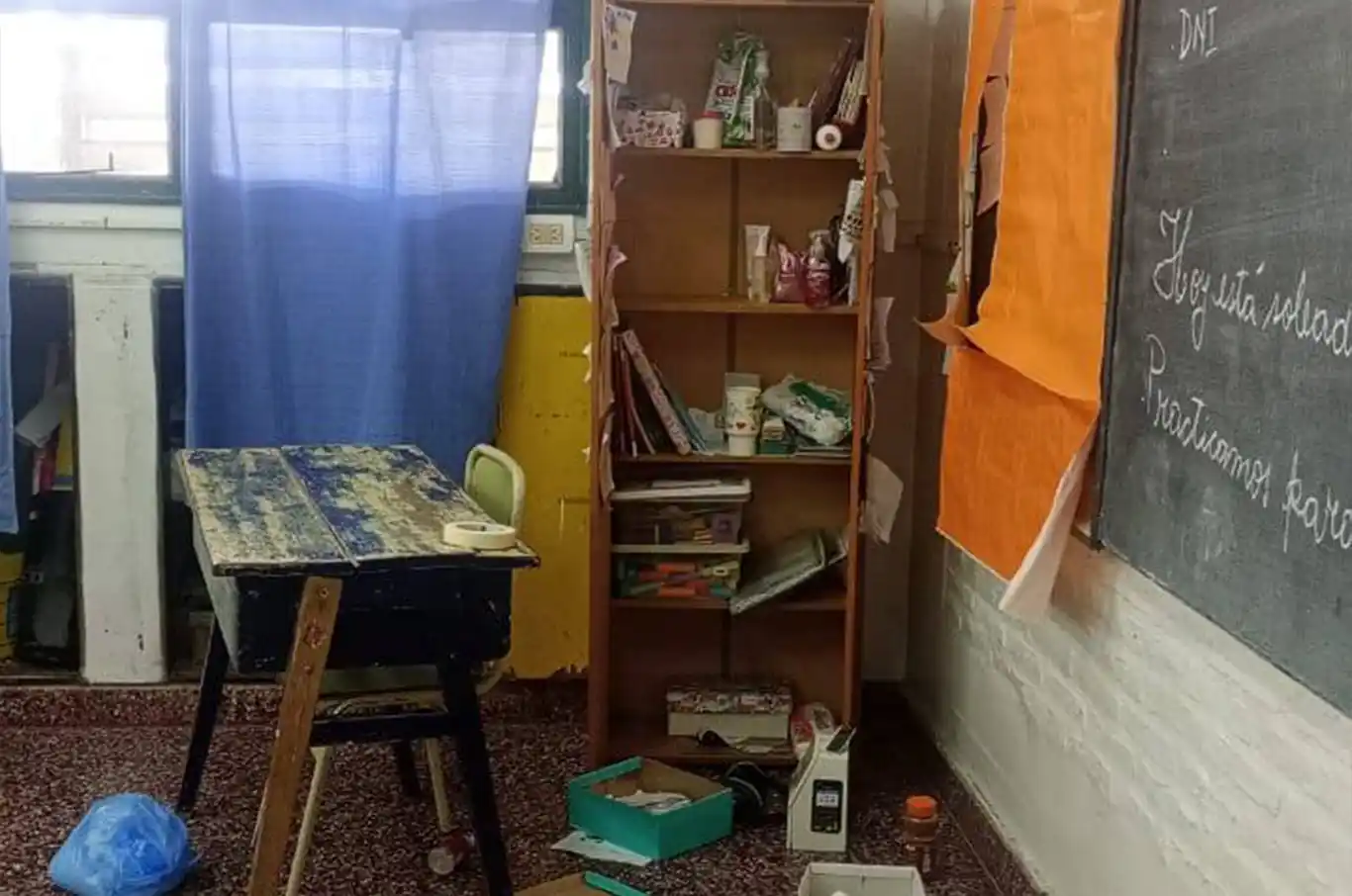 robo escuela lisandro de la torre - 1