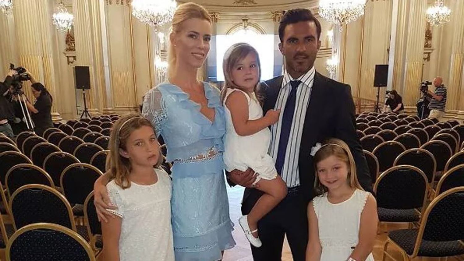 Nicole Neumann y Fabián Cubero cuando aun estaban en pareja y junto a sus hijas Indiana, Allegra y Sienna