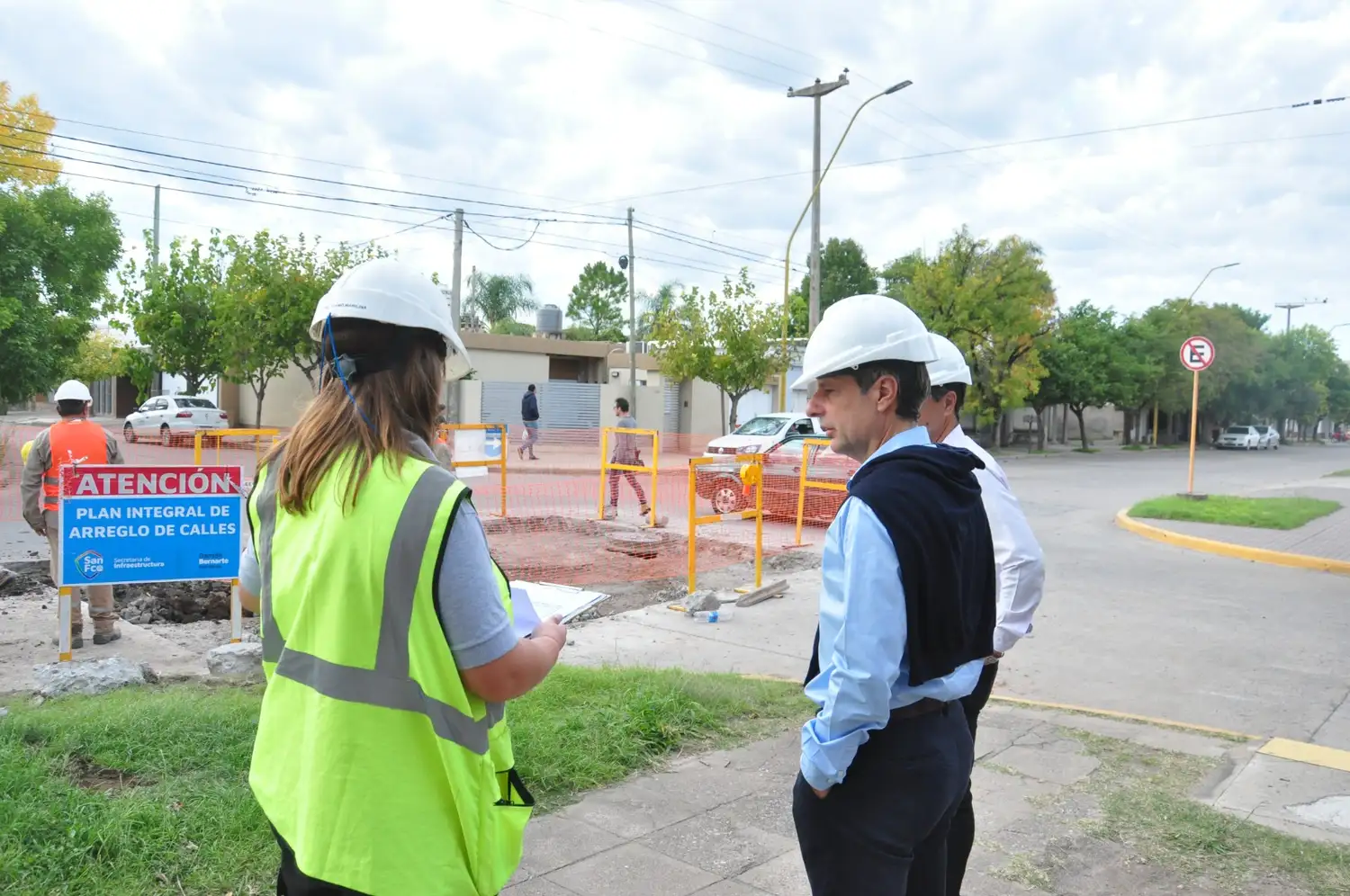 El intendente Damián Bernarte y Néstor Gómez supervisaron obras.