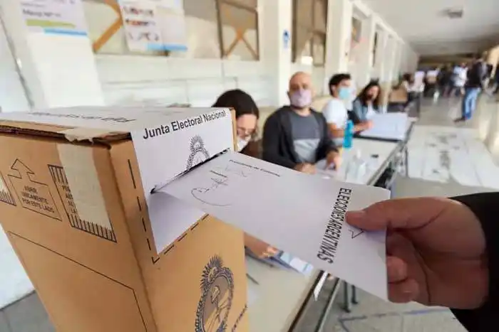 Debate abierto en el FdT y JxC por la suspensión de las PASO