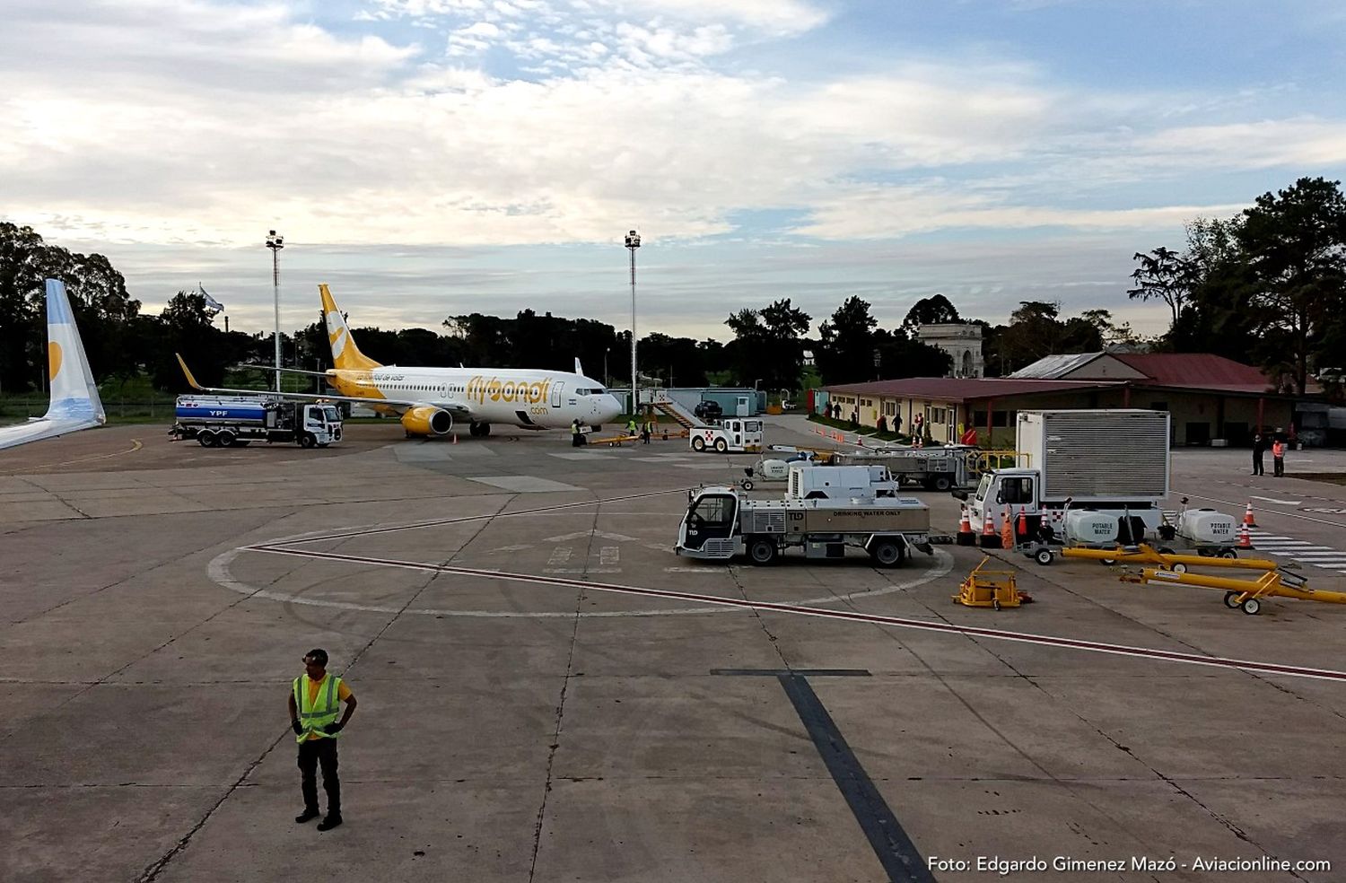 Meoni y Lammens se reunieron con directivos de Flybondi y ratificaron su apoyo a El Palomar