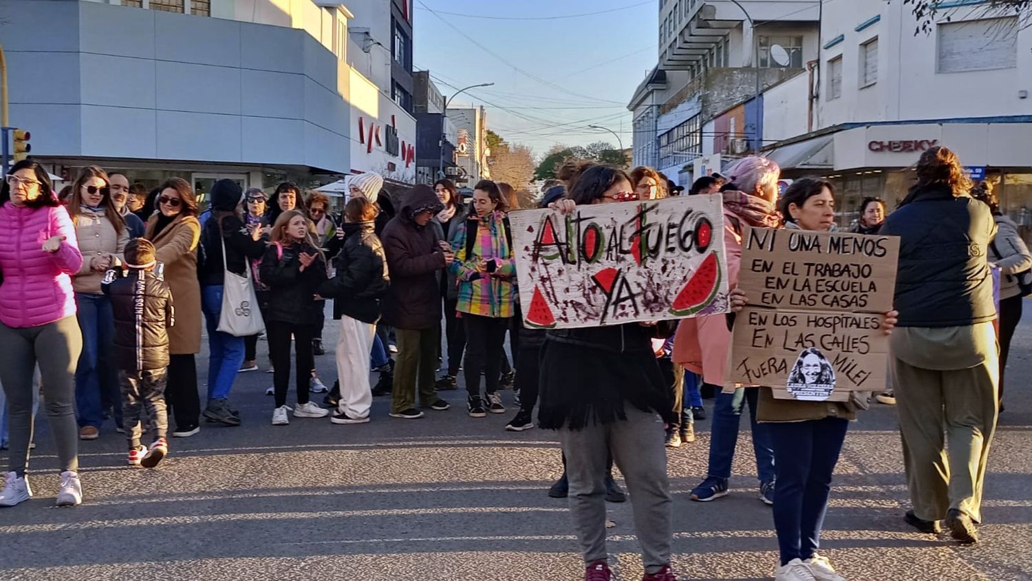 Manifestación en 59 y 64