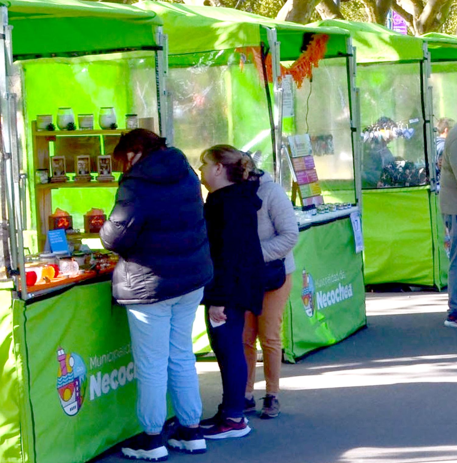 Convocan a emprendedores a participar de la Feria del Folclore