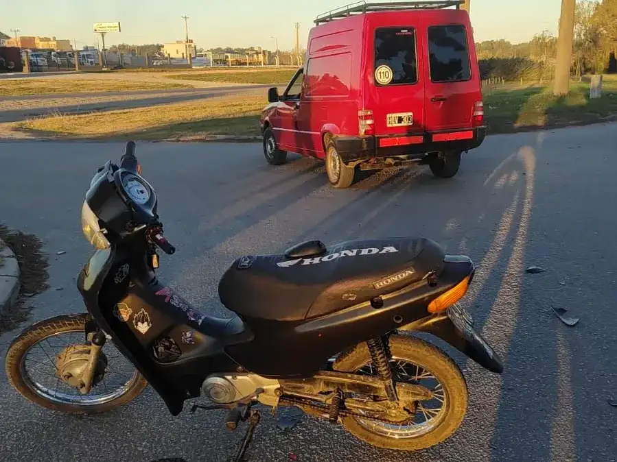 Hasta el momento no se informó oficialmente el carácter de las lesiones sufridas por el conductor de la motocicleta ni las causas que originaron la colisión.
