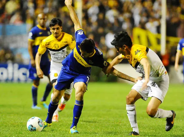 Boca visitará a Olimpo el miércoles a las 19.45 y River a Aldosivi a las 21.30