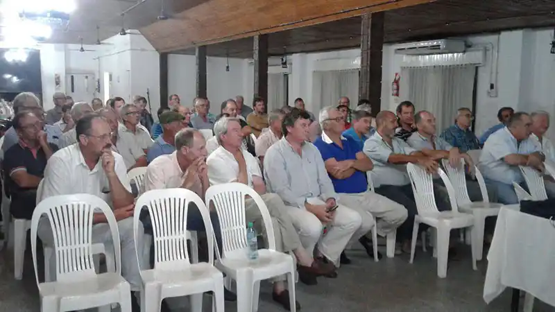 La FUCOFA determinó que el 6 de marzo se comenzará a vacunar en Entre Ríos