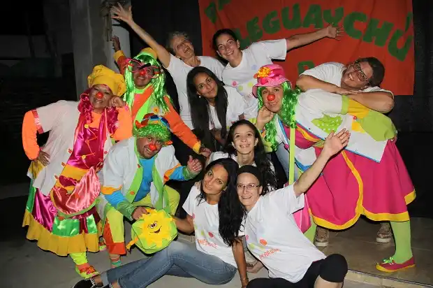 184 payamédicos de todo el país abrirán la  novena noche de carnaval 