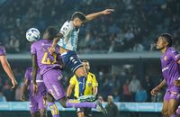 Racing sacó adelante un triunfo clave frente a Aucas