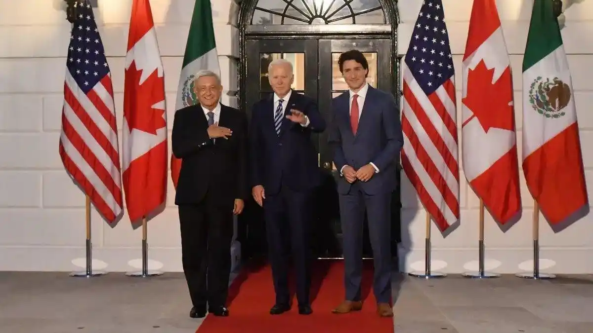 Biden llegó a México con propuesta migratoria después de expulsar a más de 100 venezolanos de EE.UU.