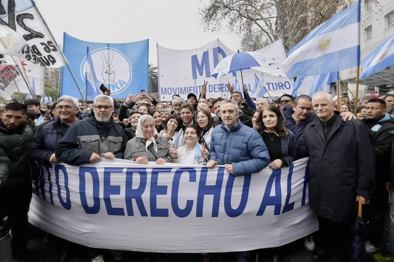 Kicillof participó en la marcha contra el proyecto de ley de Inviolabilidad privada en el Congreso