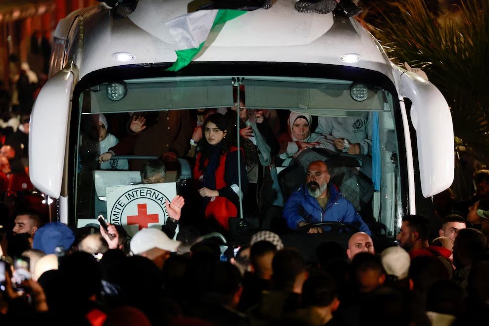Tras quince meses de ataques fatales sobre la población de Gaza, Israel se comprometió a un alto al fuego que entro en vigor este domingo.
