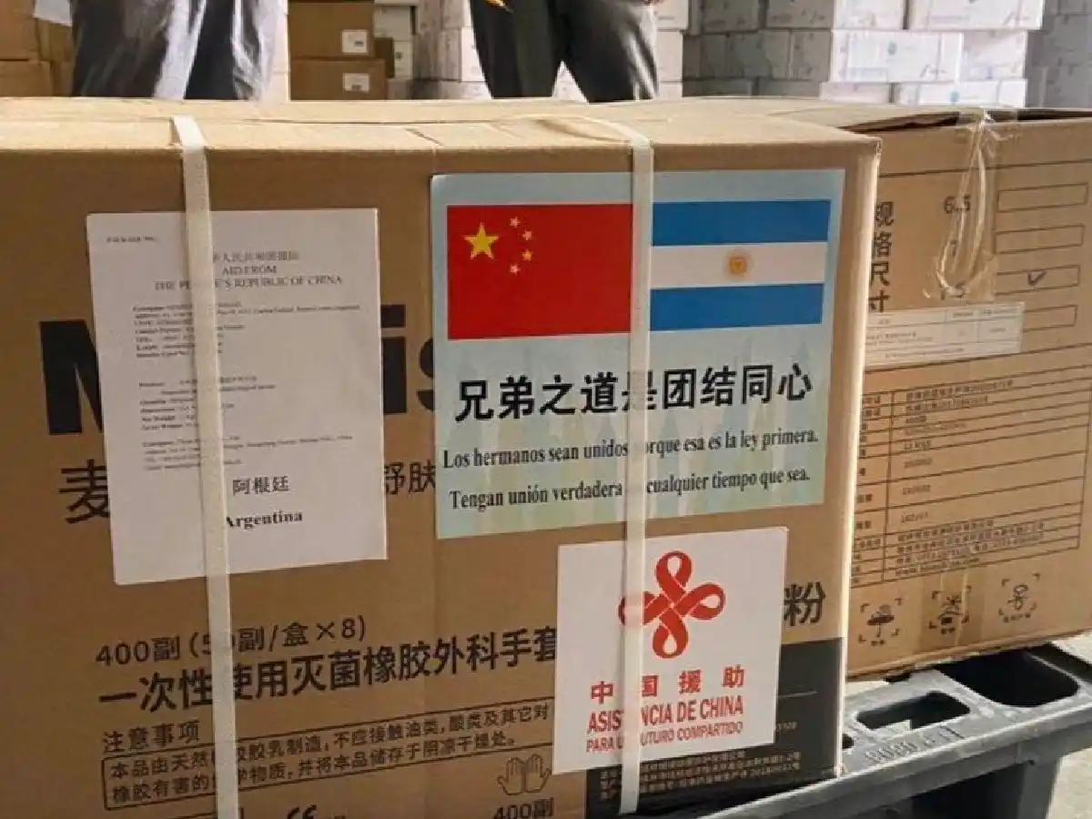 Llegó a Argentina un vuelo con insumos médicos desde China