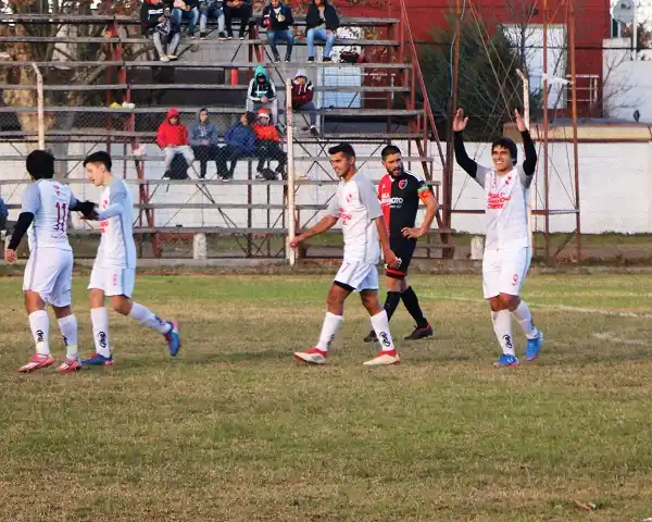 Independiente no para: goleó a Isleños y sigue liderando invicto