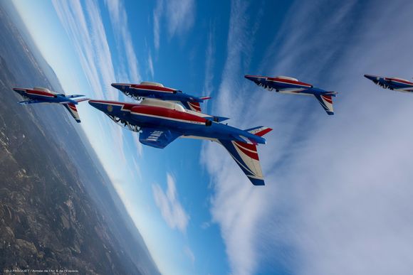 Dos aviones Alpha Jet de la Patrouille de France chocan durante entrenamiento: esto sabemos