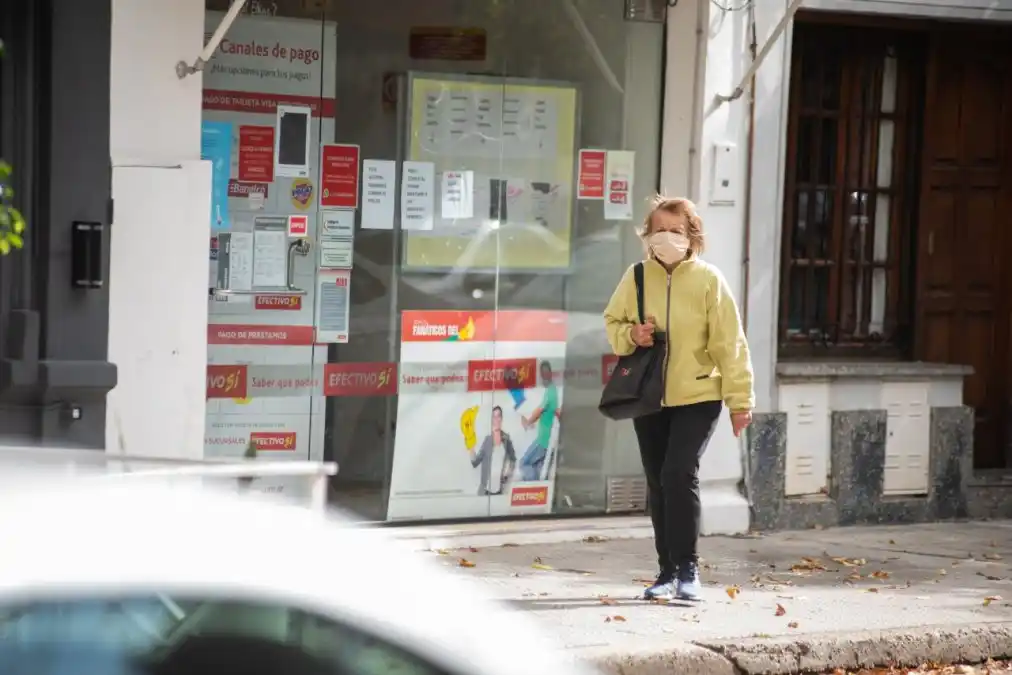 Desde el jueves 7 de mayo todos los comercios minoristas podrán volver a abril 