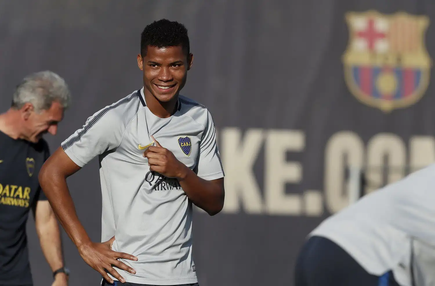 Boca se desprende del colombiano Barrios