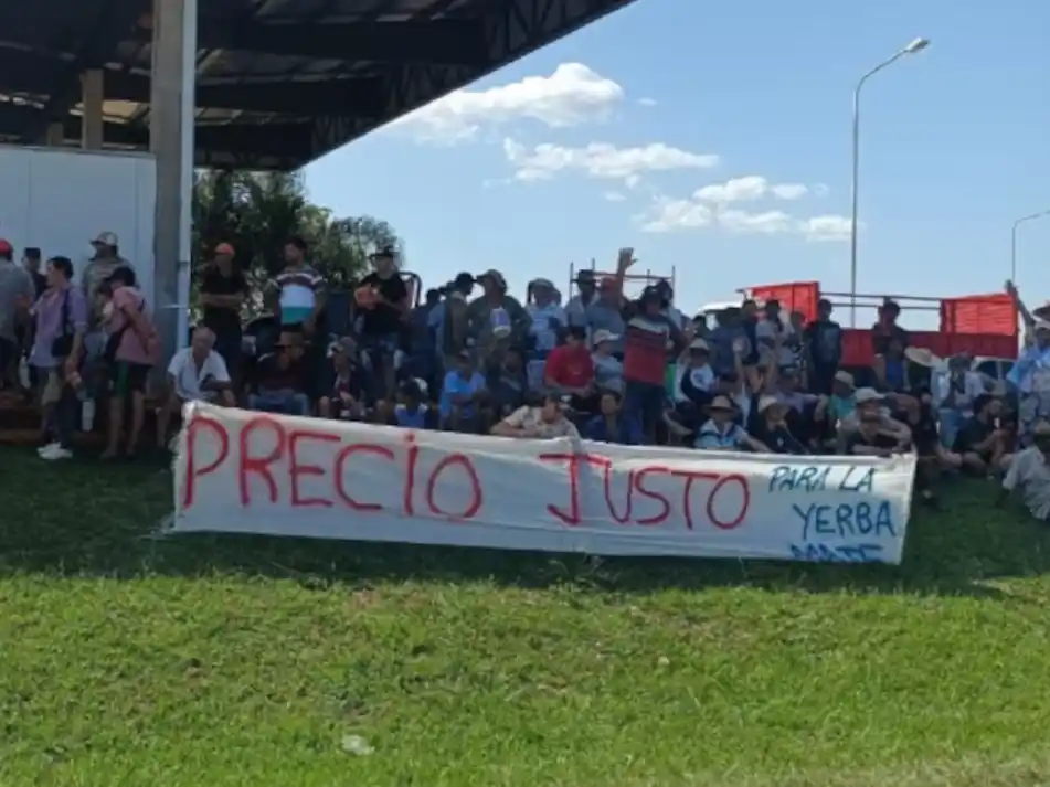 Misiones: productores yerbateros realizaron un tractorazo para exigir "un precio justo" por la hoja verde