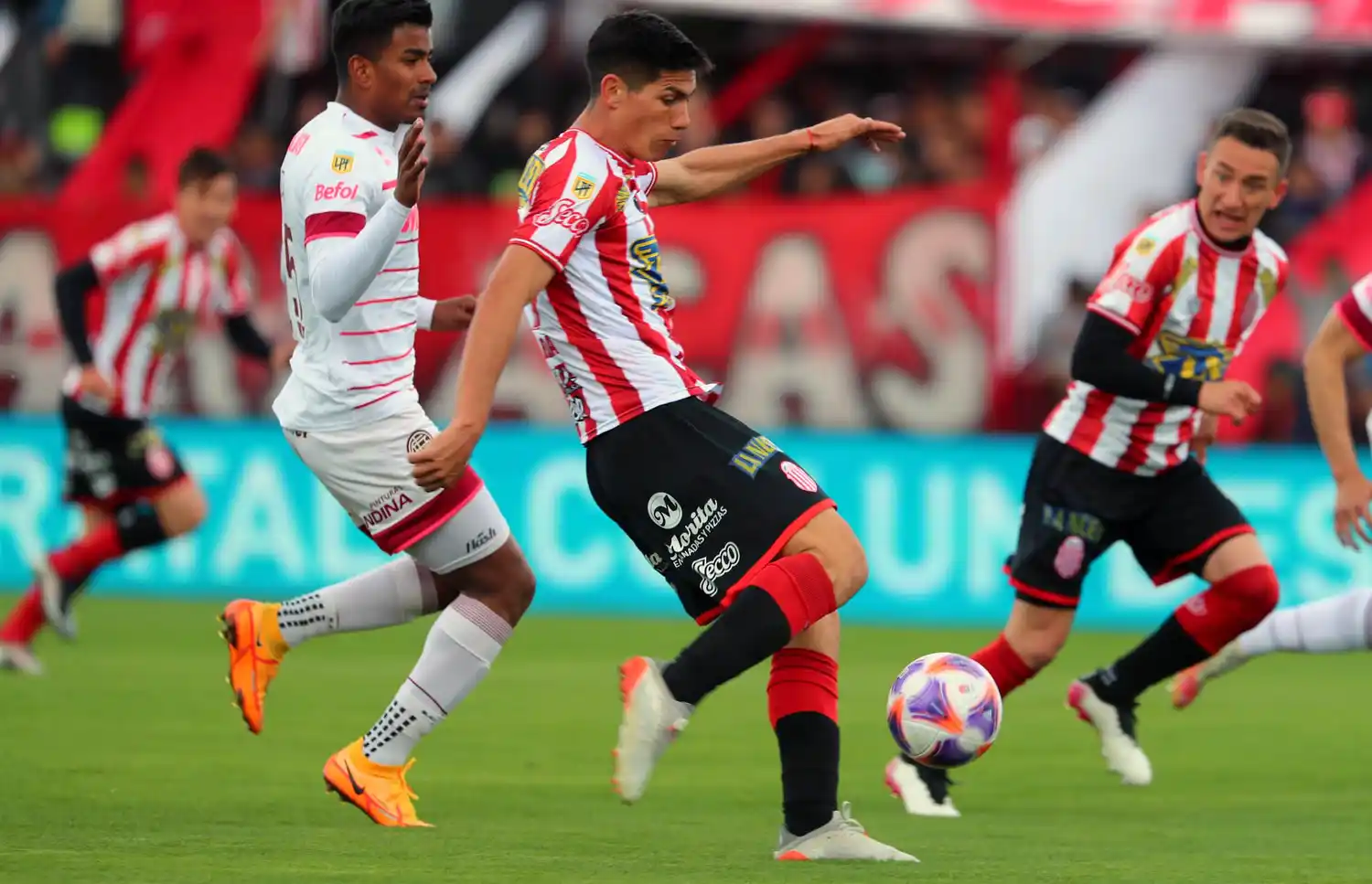 En manos de Barracas, otro duro golpe para Lanús