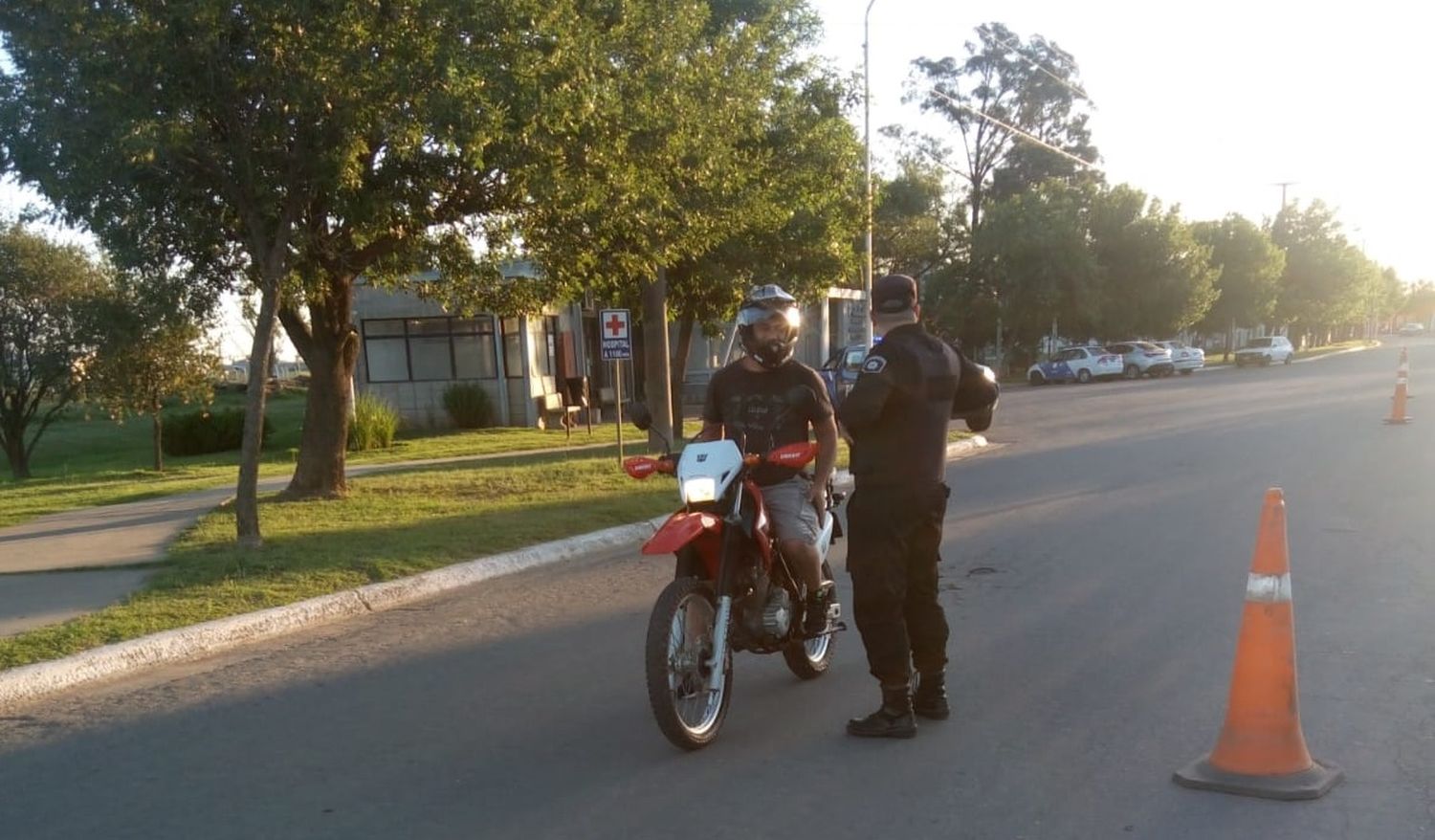 El control apuntó a motos y autos que fueron elegidos al azar.