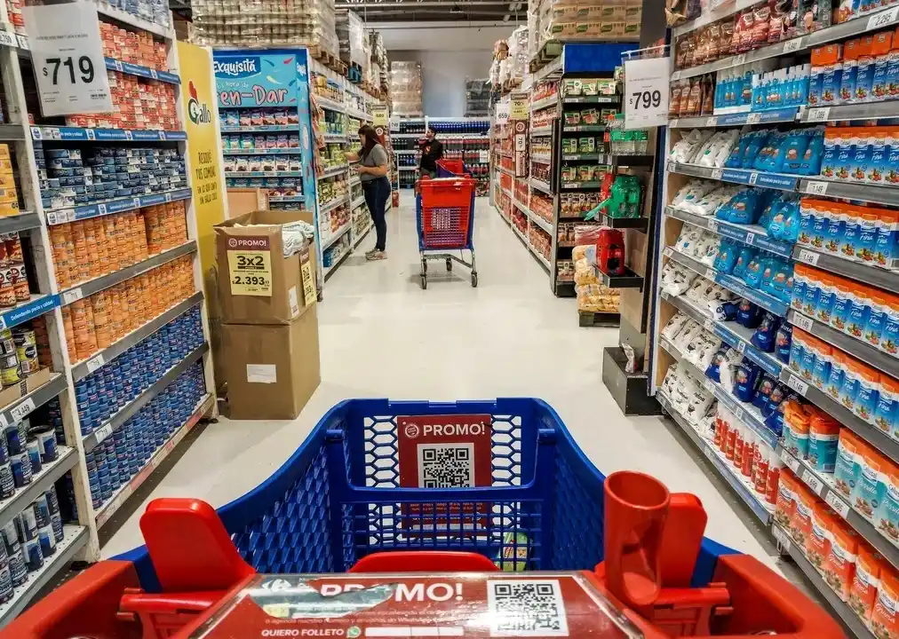 Las ventas en supermercados volvieron a caer en mayo y fueron el canal con el peor desempeño del consumo masivo.