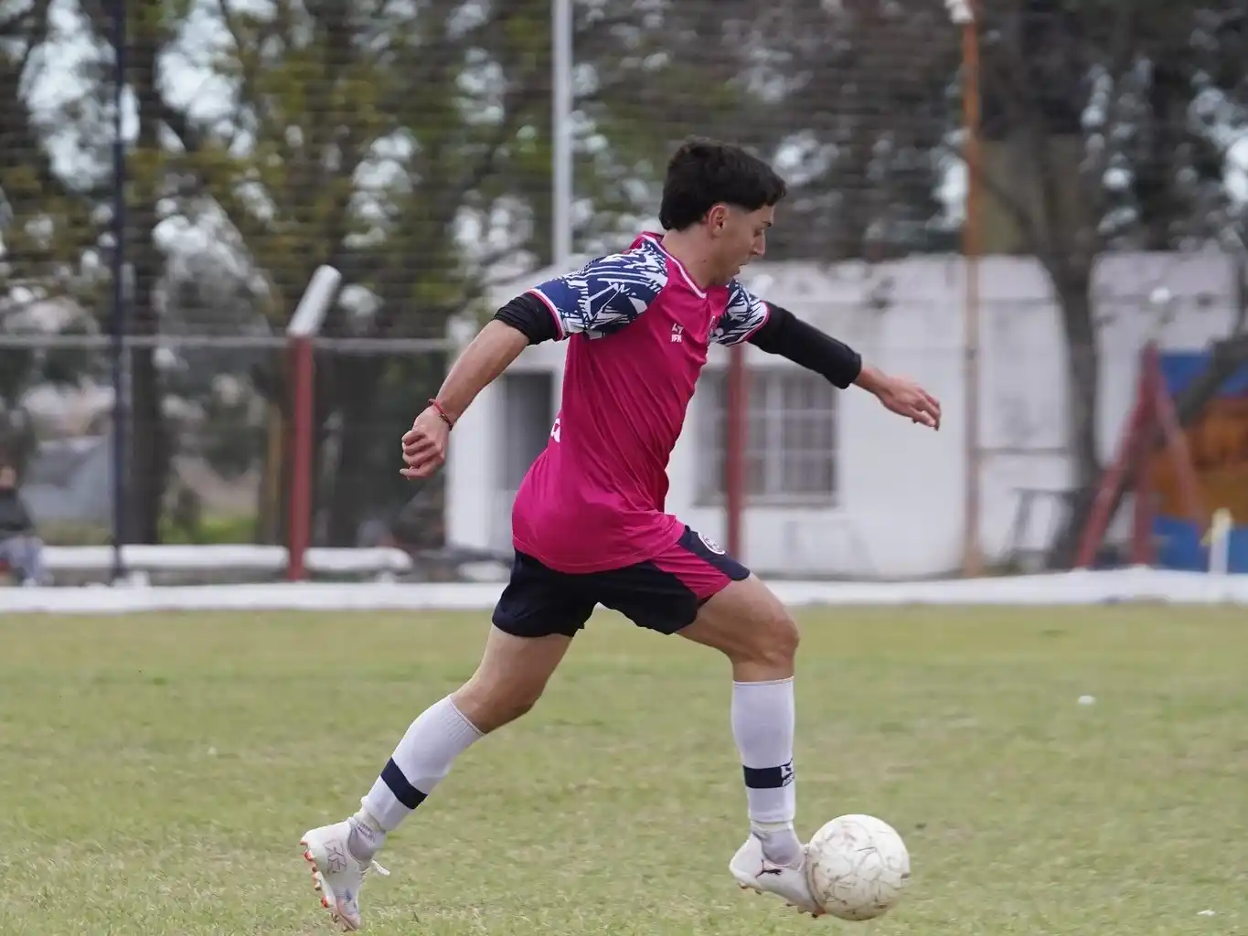 Crecer juega en Balnearia.