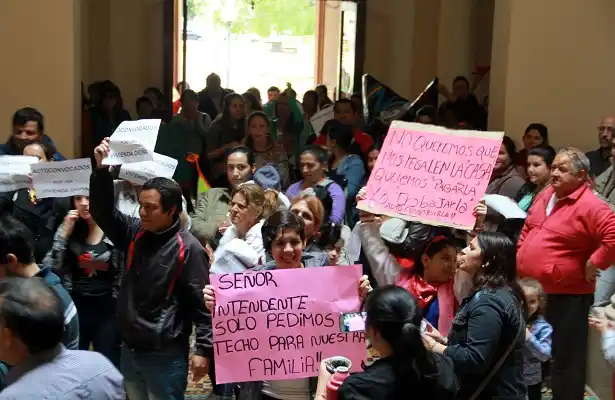 Viviendas: nueva marcha al Municipio de los autoconvocados 