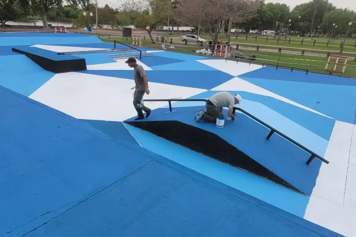 Remodelaron el Skatepark en la Costanera del Tiempo: nuevo hormigón, barandas y arte mural