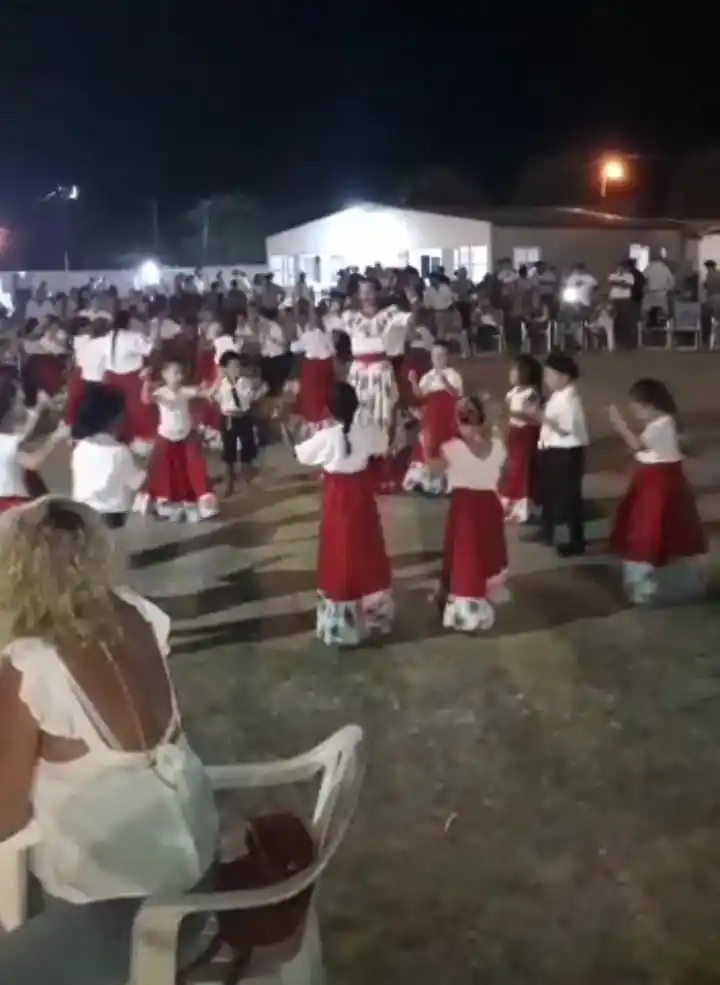 General Galarza: presentación de la Escuela de Folklore en La Academia