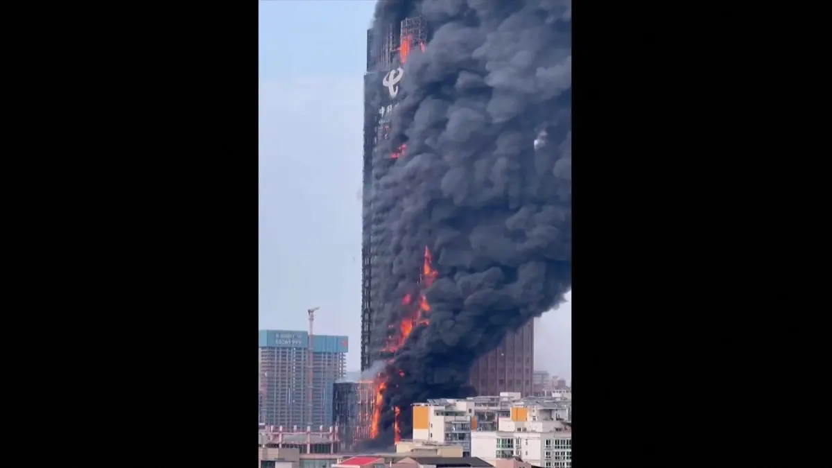 NO HAY VÍCTIMAS: incendio arrasa un rascacielos en China perteneciente a la empresa Telecom