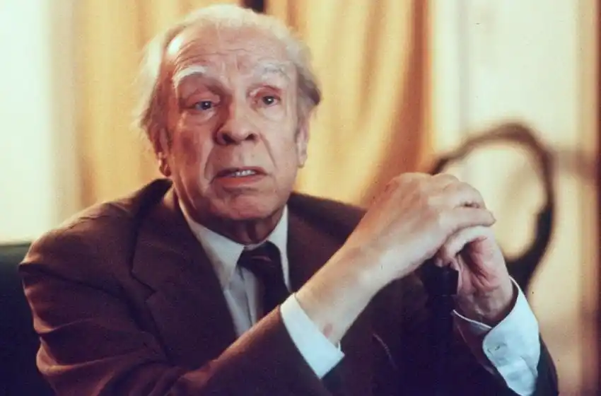 A 35 años de la muerte de Jorge Luis Borges, cuáles son los 5 libros que no te pueden faltar